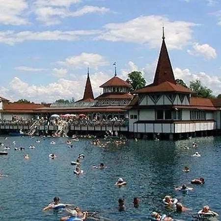 Gemuetliche In Der Joker Hévíz